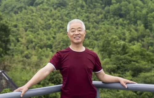 杨友明诗词研究     杨友明作品有何创作特点？