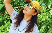 五绝《啖樱》