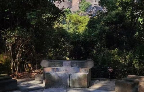 河满子·爱一个人真难